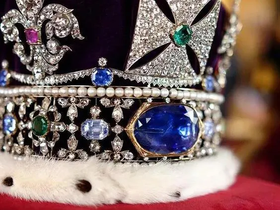 英国王室代代相传的蓝宝石  第3张