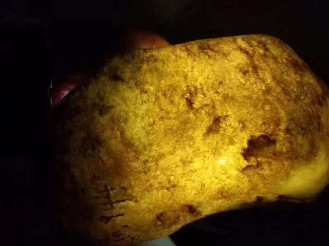 网上买翡翠佛公地名南奇你不认识，它可是现今市场上性价比最高的赌石！(图文)   第2张