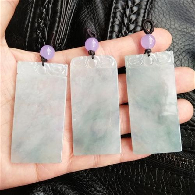 翡翠貔貅吊坠大全什么是无事牌？最自然的美就是翡翠无事牌！   第2张