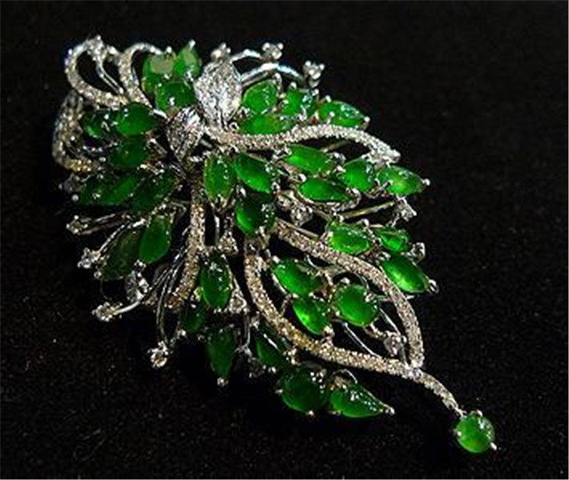 和田羊脂玉籽料怎么辨别为什么帝王绿翡翠一直大受欢迎？这和它的品质息息相关！(图文)   第3张