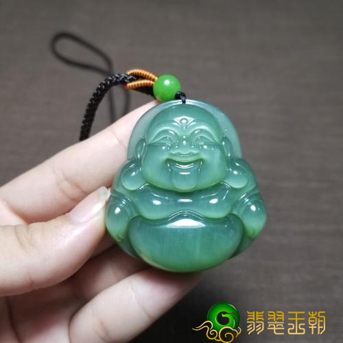 天下3翡翠原石戴新疆和田玉有哪些好处呢 确实有美容养颜的功效吗   第2张