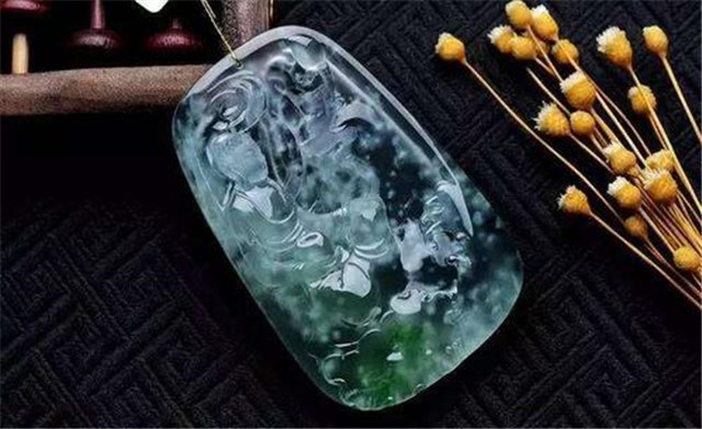 怎样辨别好的翡翠手镯雾决定了翡翠的种质？我们一起来判断一下！(图文)   第2张