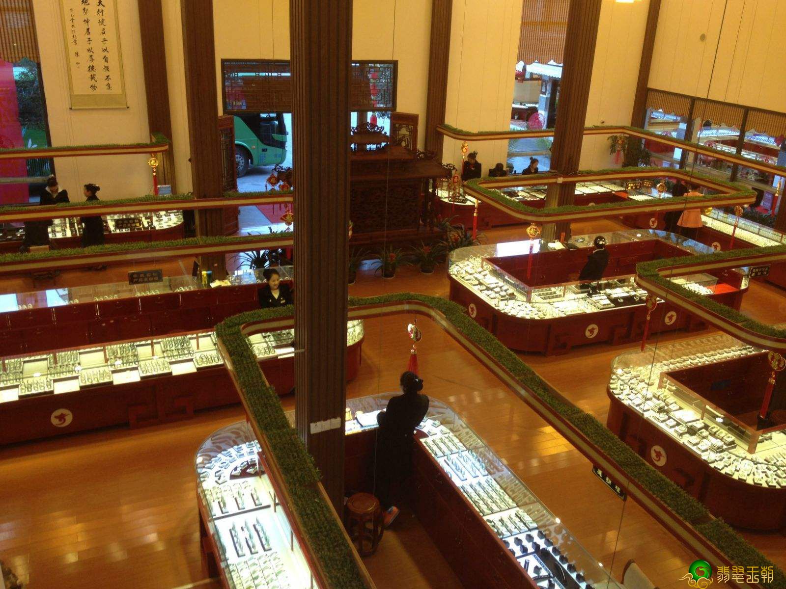 在云南丽江买翡翠靠谱么？告诉你丽江买翡翠时的小技巧   第3张