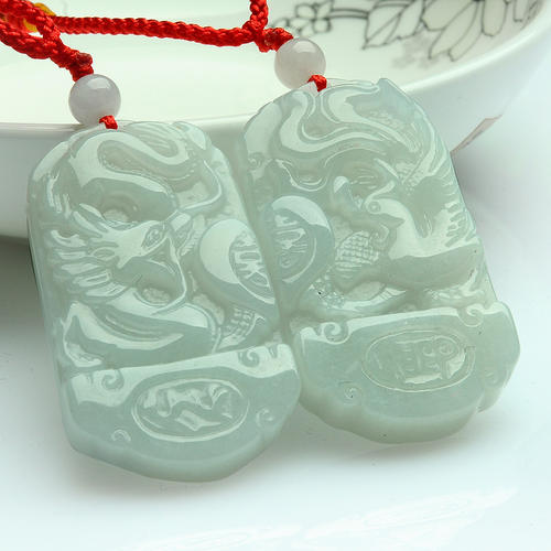 翡翠吊坠的价格一般多少钱如何鉴定翡翠是不是A货？为什么买翡翠一定要买A货？   第2张