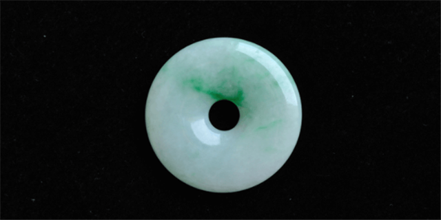 翡翠原石明料手镯料市场上最受欢迎的翡翠挂件，第一名竟然是它！   第3张