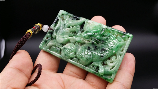 开水泡翡翠可以鉴定真假？带你看看6种侮辱智商的鉴定方式！(图文)   第3张