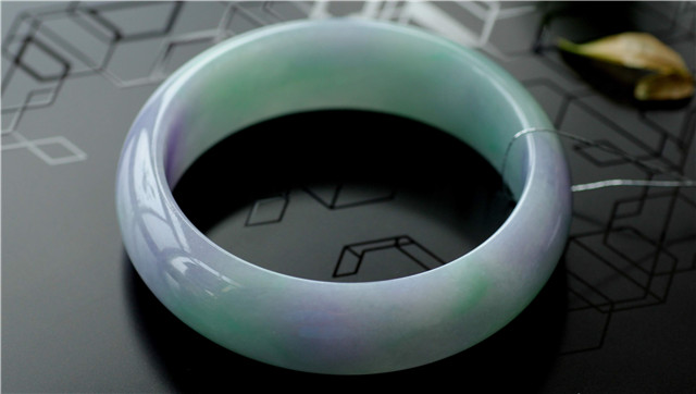 翡翠手链手串翡翠手镯怎么养才漂亮？大多数的人都不知道这四点！   第1张