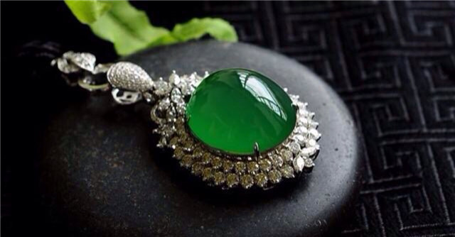 春贵翡翠手镯图片大全翡翠的底和色小知识讲解，翠友们快点击查看！   第3张