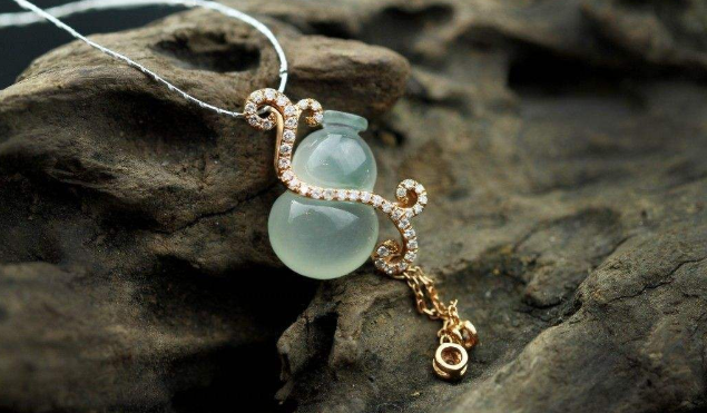 买翡翠佛不知道怎么选翡翠葫芦？看完这篇文章就懂了！   第4张