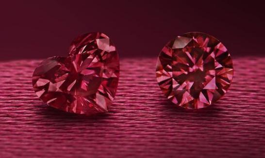 南宁翡翠a货满绿被誉为钻石中的大熊猫-----红色钻石  第2张