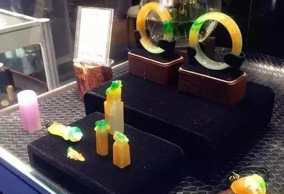 市场需求影响下，翡翠的价格又会产生什么样的变化？  第3张