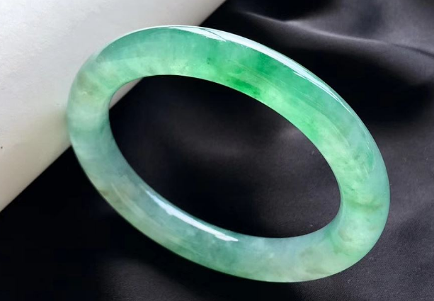 从雏形到发展繁荣，了解翡翠在中国的百年发展历程   第2张