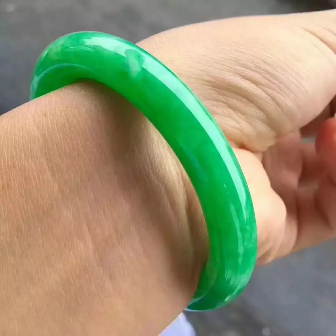 翡翠手镯种类竟然这么多？快看看你的手镯属于哪一类？  第8张