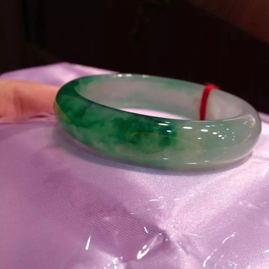 翡翠手镯种类竟然这么多？快看看你的手镯属于哪一类？  第18张