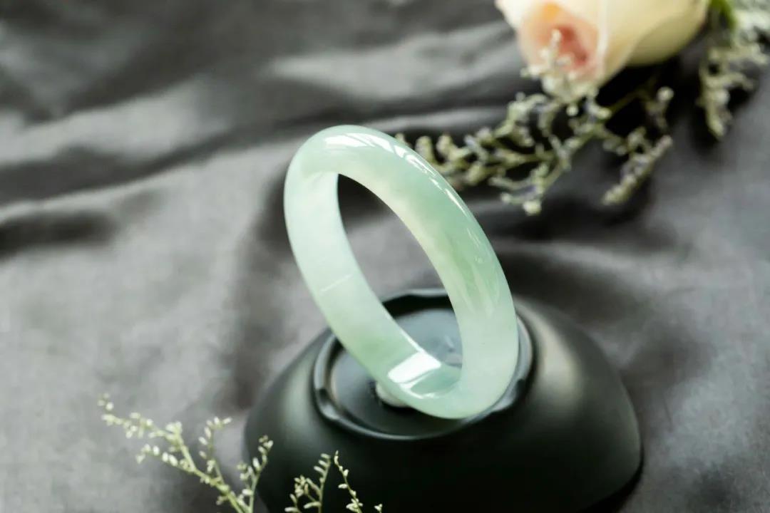 高糯化种水翡翠如何理性看待翡翠手镯价格高低之间的界定，新手必看  第8张