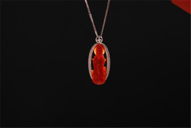 翡翠手镯高清图片欣赏什么是烧红翡翠？扒一扒如何鉴别天然翡色和烧红翡翠！   第2张