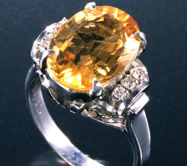 财富之石——黄水晶  第1张