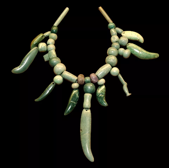 翡翠只有中国人喜欢？大误！  第12张