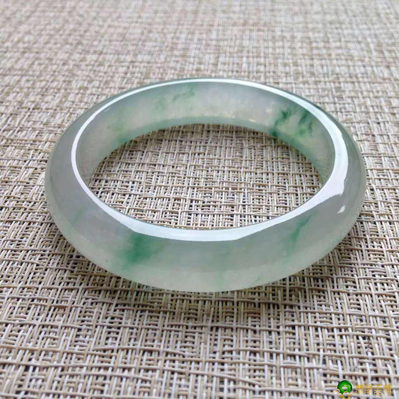 售价六万块钱的翡翠，为什么权威专家就说只值六百？原先实情是那样……   第2张