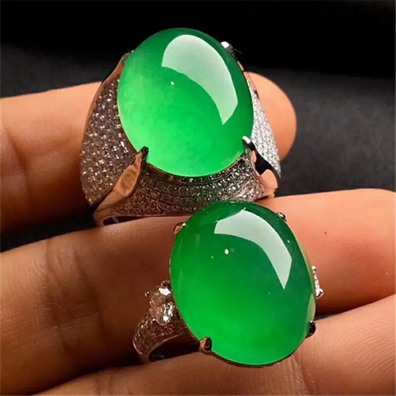 翡翠雕刻手镯图片翡翠新手不好做，这样购翠才更好  第1张