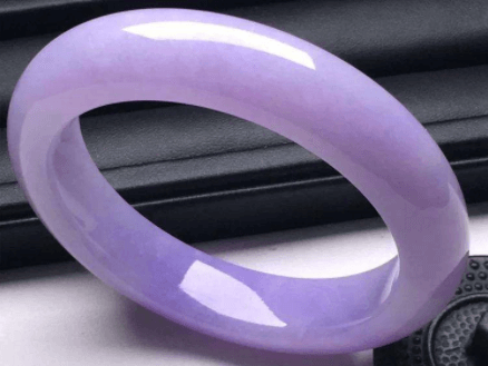 翡翠手镯里面有气泡是真的吗？怎么挑选翡翠手镯？   第2张