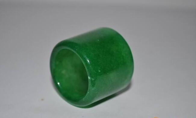 清代什么人才能佩戴翡翠扳指？你了解扳指的历史吗？   第2张