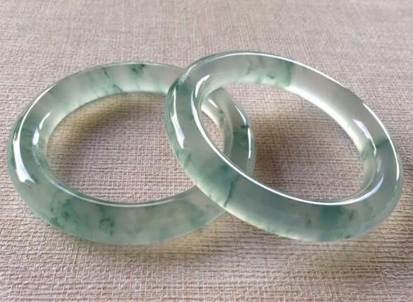 翡翠手镯活了她曾是引领了翡翠时尚的先驱，了解宋美龄与翡翠的渊源   第1张