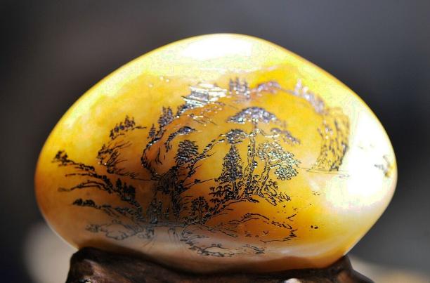 翡翠A货项链黄龙玉是下等玉？  第1张