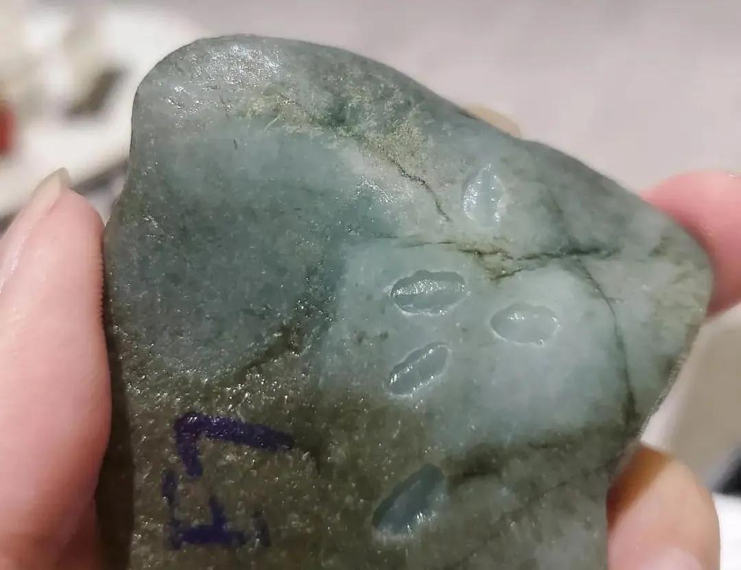 普通人玩赌石到底是输还是赢？不服不行！  第10张