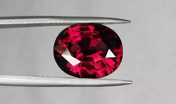 它被称为女人之石------石榴石  第12张