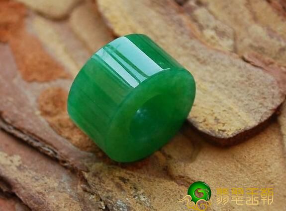 做了翡翠镯子后的翡翠镯心到哪去了？可别弄丢啊，有实用价值！   第2张