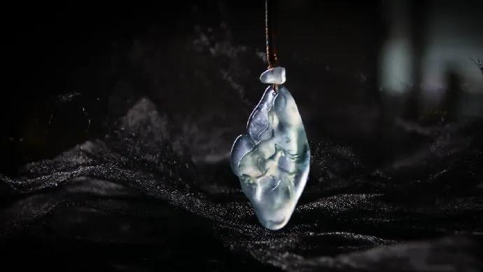 黑藓翡翠手镯从原石到成品，随形边角料又美出了新境界！  第7张