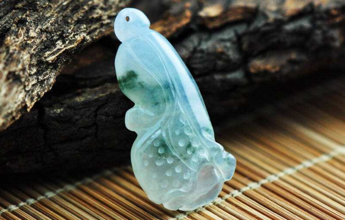 糯种翡翠镯子价格翡翠白菜吊坠寓意这么好，特别适合这几种人佩戴   第1张