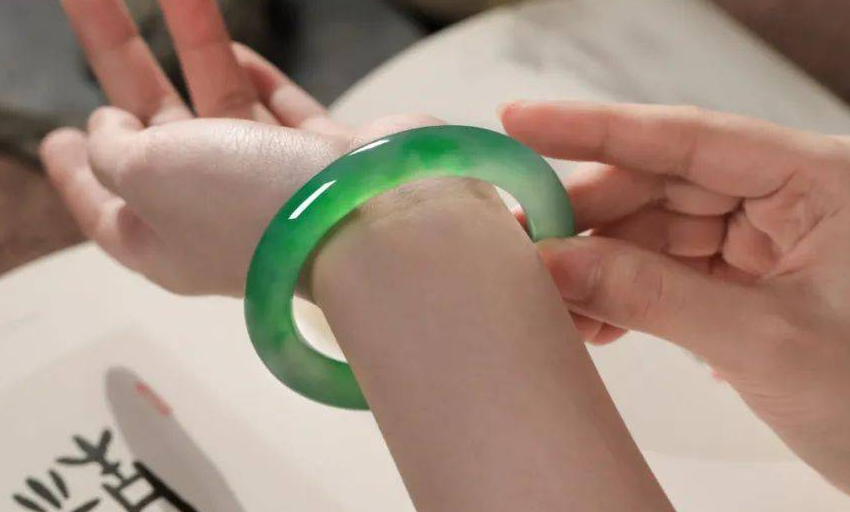 谁说翡翠收藏有价无市？那是没找对方向！  第6张