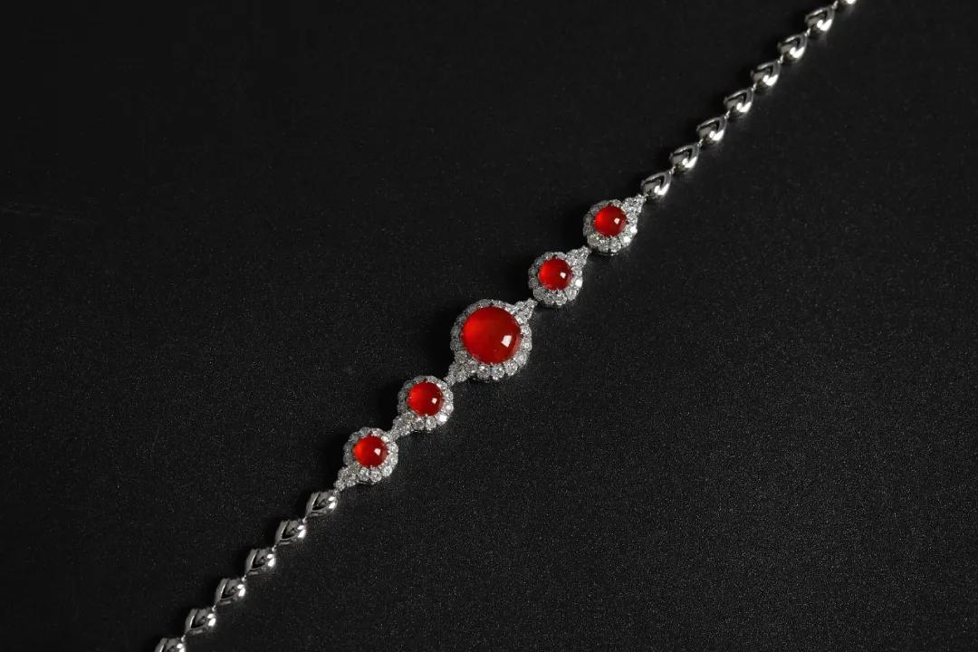 翡翠的颜色怎么看？这才是影响价值的关键！  第8张