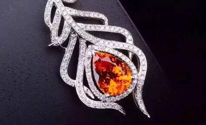 它被称为女人之石------石榴石  第11张