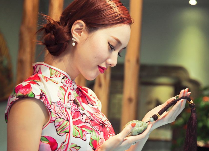 翡翠手镯活了她曾是引领了翡翠时尚的先驱，了解宋美龄与翡翠的渊源   第2张