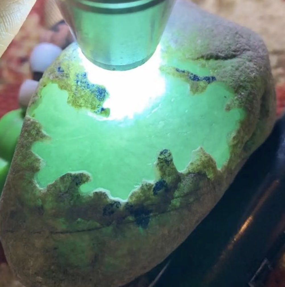 翡翠原石的三种切割方法  第3张