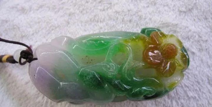 玉石翡翠颜色变淡善上吉翡翠欣赏翡翠是“器”，修炼内心为“道”  第3张