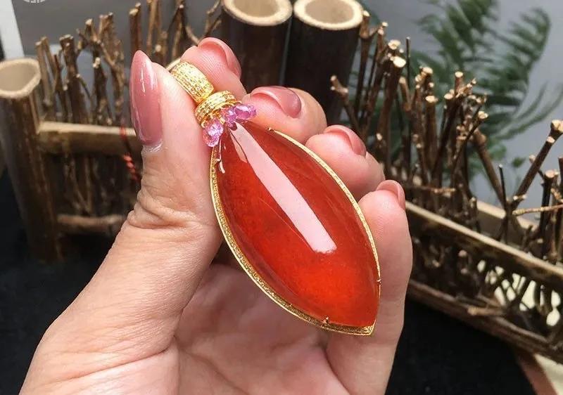 翡翠的颜色怎么看？这才是影响价值的关键！  第7张