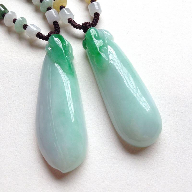 怎样分辨翡翠玉的真假惊呆了！白底青翡翠还能制作成这种款式的吊坠！   第4张