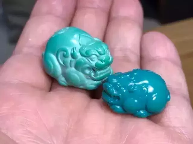 绿松石盘玩之后的美感，是其他玉石无法比拟的  第6张