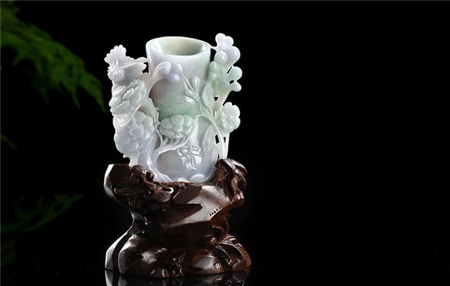 翡翠种水细糯翡翠从什么时候开始流行？原来它的市场变化这么大！   第2张