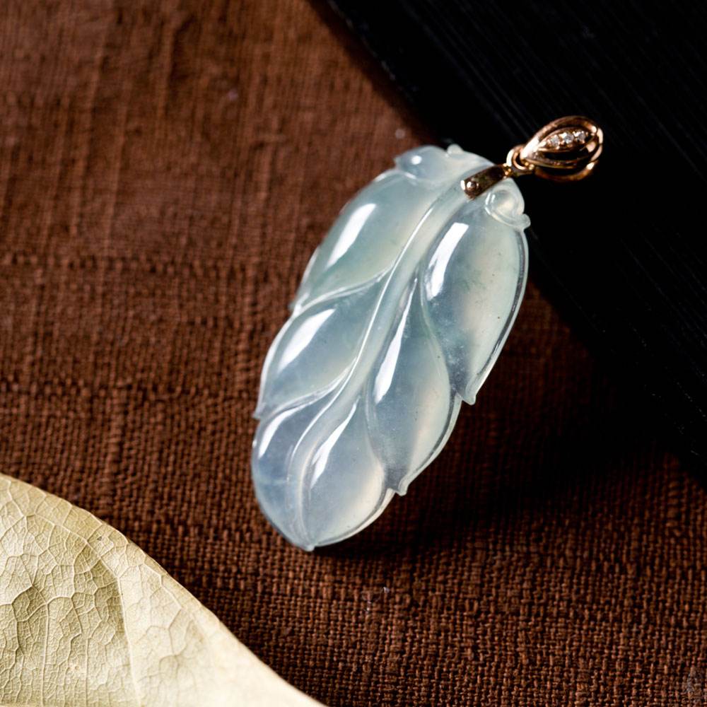 怎么从棉、起胶、灰度、荧光性鉴别翡翠的新和老   第3张