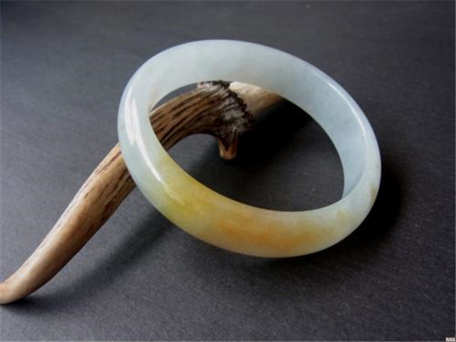 翡翠白豆种什么是黄翡？越来越多人选择它是有理由的！   第2张