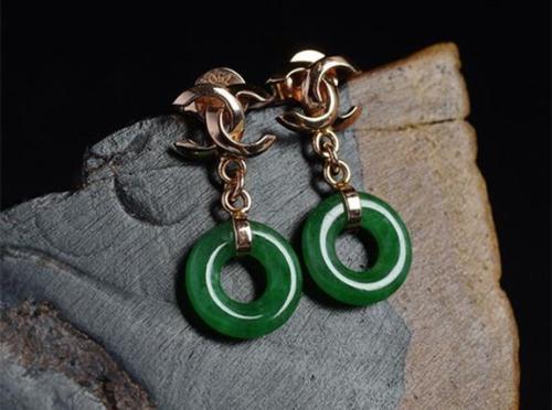 满绿翡翠挂件怎么样？翡翠阳绿好还是满绿好？  第3张