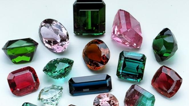 怎样知道是翡翠原石颜色最为丰富的宝石，碧玺的颜色是怎么来的？  第2张