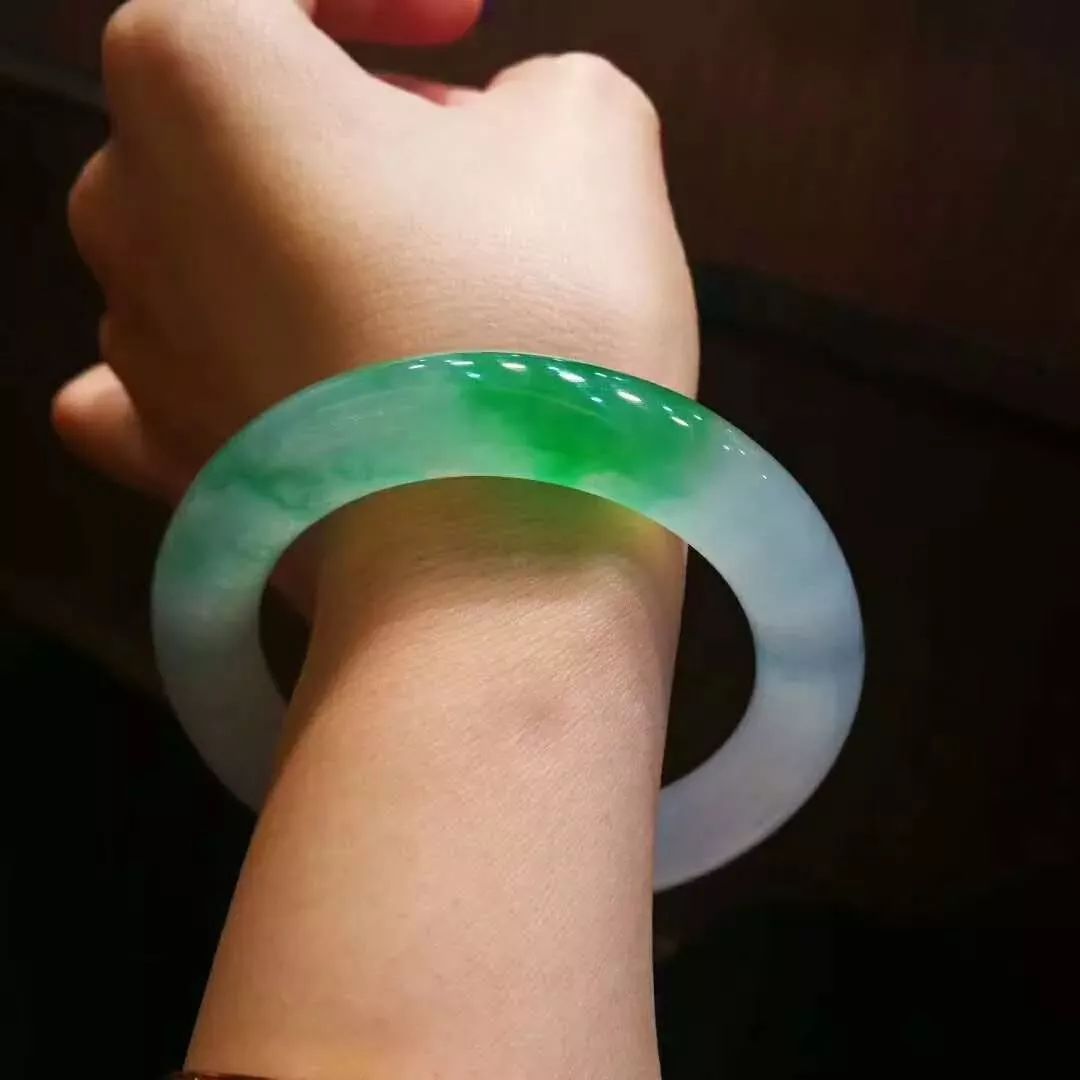 翡翠手镯种类竟然这么多？快看看你的手镯属于哪一类？  第11张