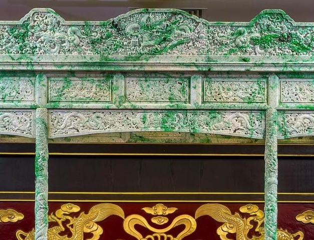 慈禧太后都没躺过的“翡翠龙床”，重5吨，价值无法估量   第2张