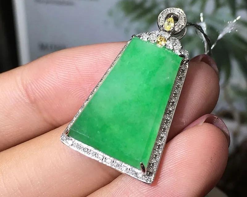 翡翠到底该如何定义？硬玉？绿辉石？  第9张